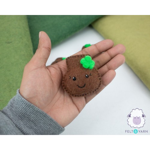 Cute Stitched Felt Pot With Shamrock