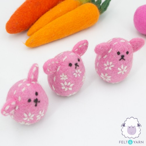 Cute Felt Easter Bunnies
