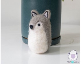 8cm Felt Gray Wolf