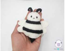 Stitched Felt Halloween Bees - Felt and Yarn