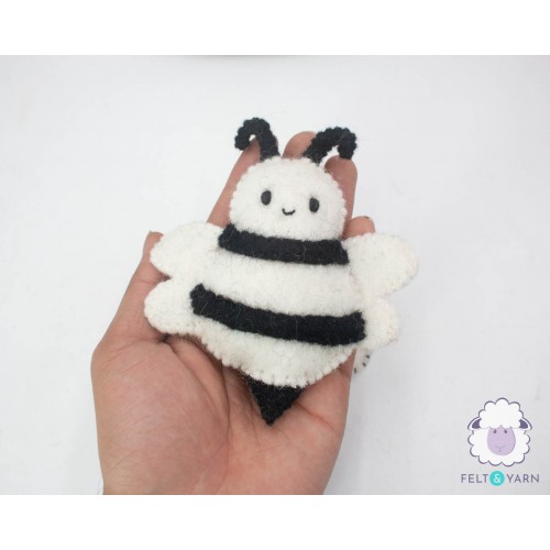 Stitched Felt Halloween Bees - Felt and Yarn