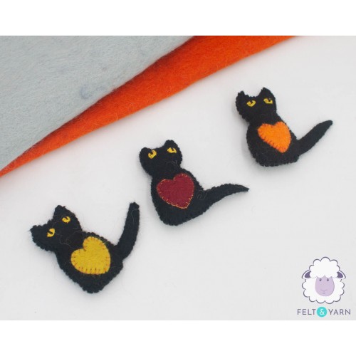 7x4.5cm Stitched Felt Cat with Heart Design