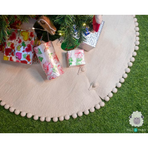 White And Red Felt Tree Skirt With Pom Poms