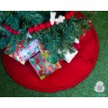 red Christmas tree skirt - Felt and yarn
