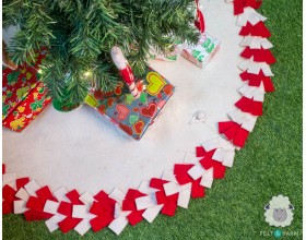 Tree Skirt with Red and...