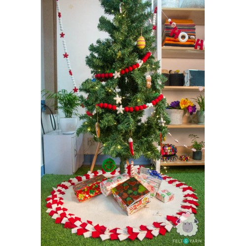 Tree Skirt with Red and White Fringes