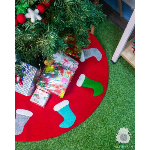 42 inch Red Felt Tree Skirt with Stockings
