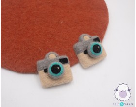 6x6cm Needle Felted Camera