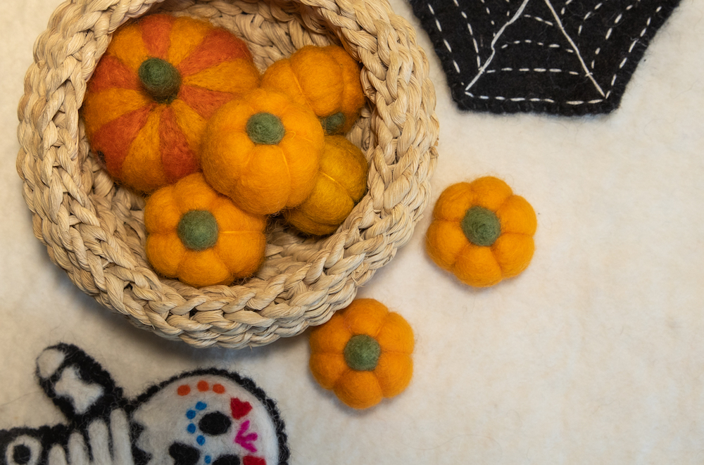 Halloween Felt Pumpkins