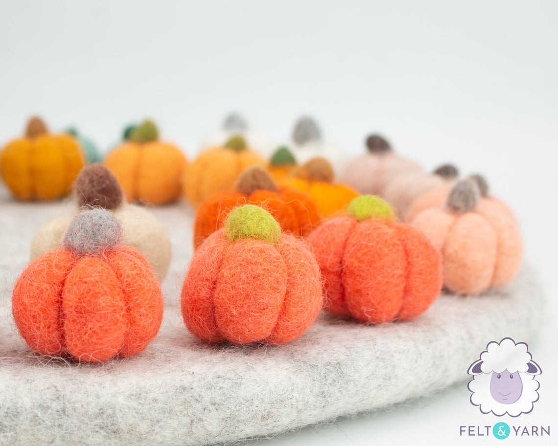 Mini felt pumpkins