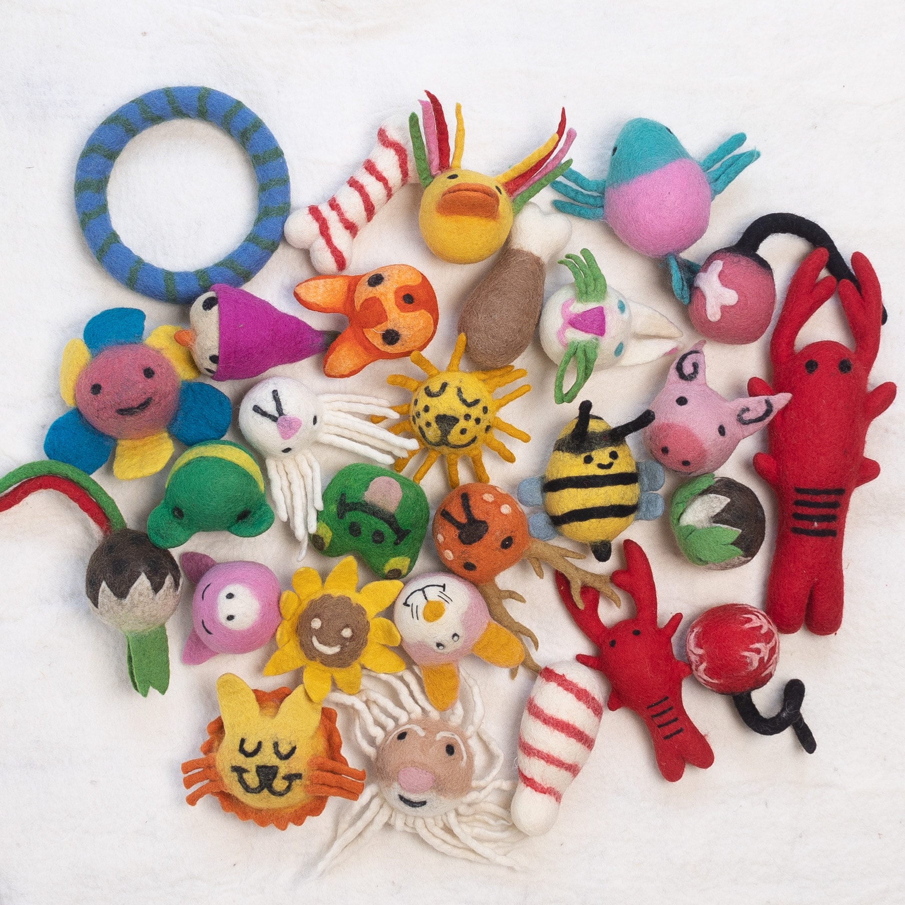 Group of custom wholesale felt pet toys
